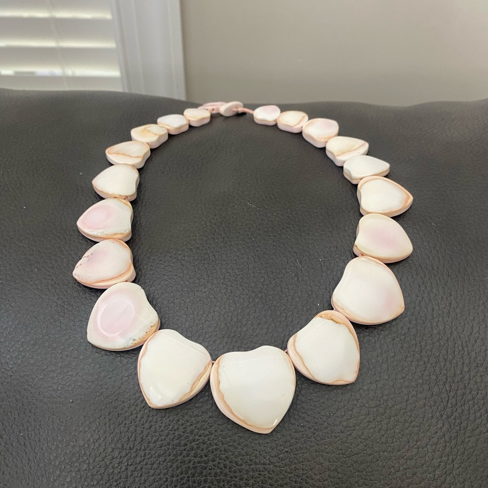 Pink Conch Shell Hand Carved Heart Shaped 18" Necklace - Picture 11 of 11